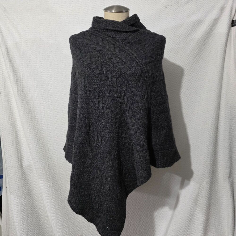 Inis Crafts Charcoal 100% Merino Wool Cable Knit  Poncho Made In Ireland S/M